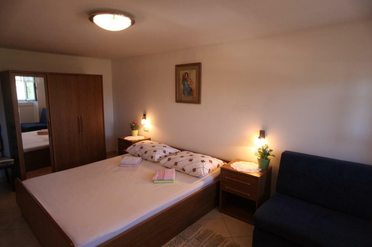 Accommodation Lily Vrana  Exterior photo